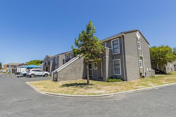 This lovely ground floor apartment is ideally located in the very popular area of Oakglen.

This is the perfect opportunity for ...