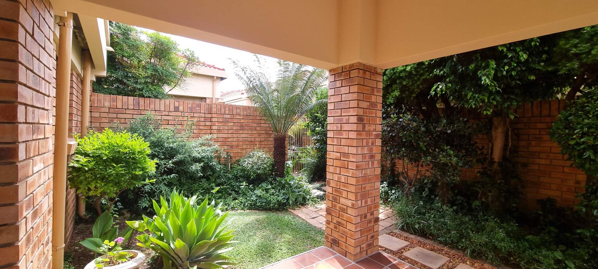 2 Bedroom Townhouse for sale in Die Wilgers - 26 Willow Village ...