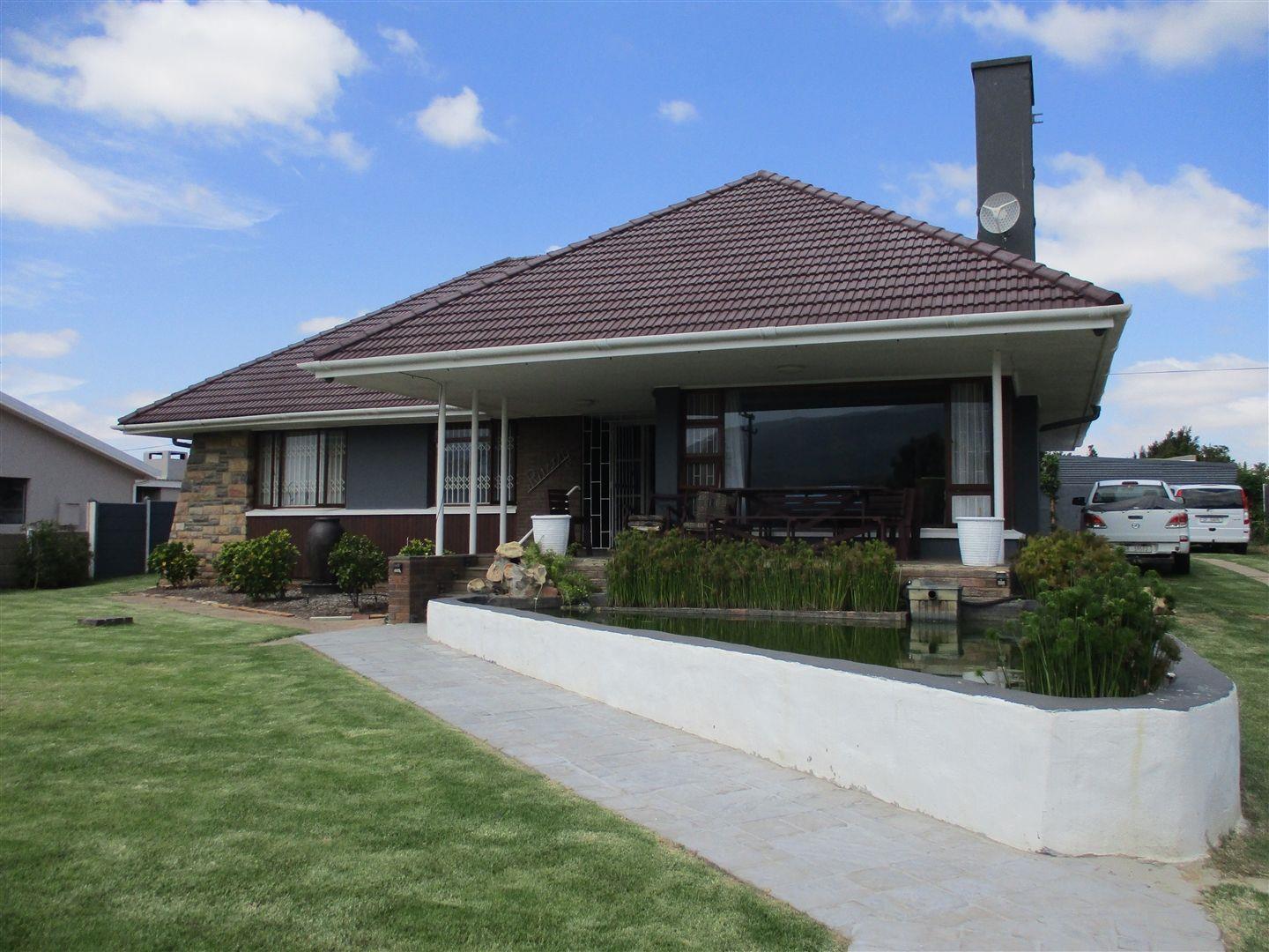 6 Bedroom House for sale in Riviersonderend 54 De La Vigne Street