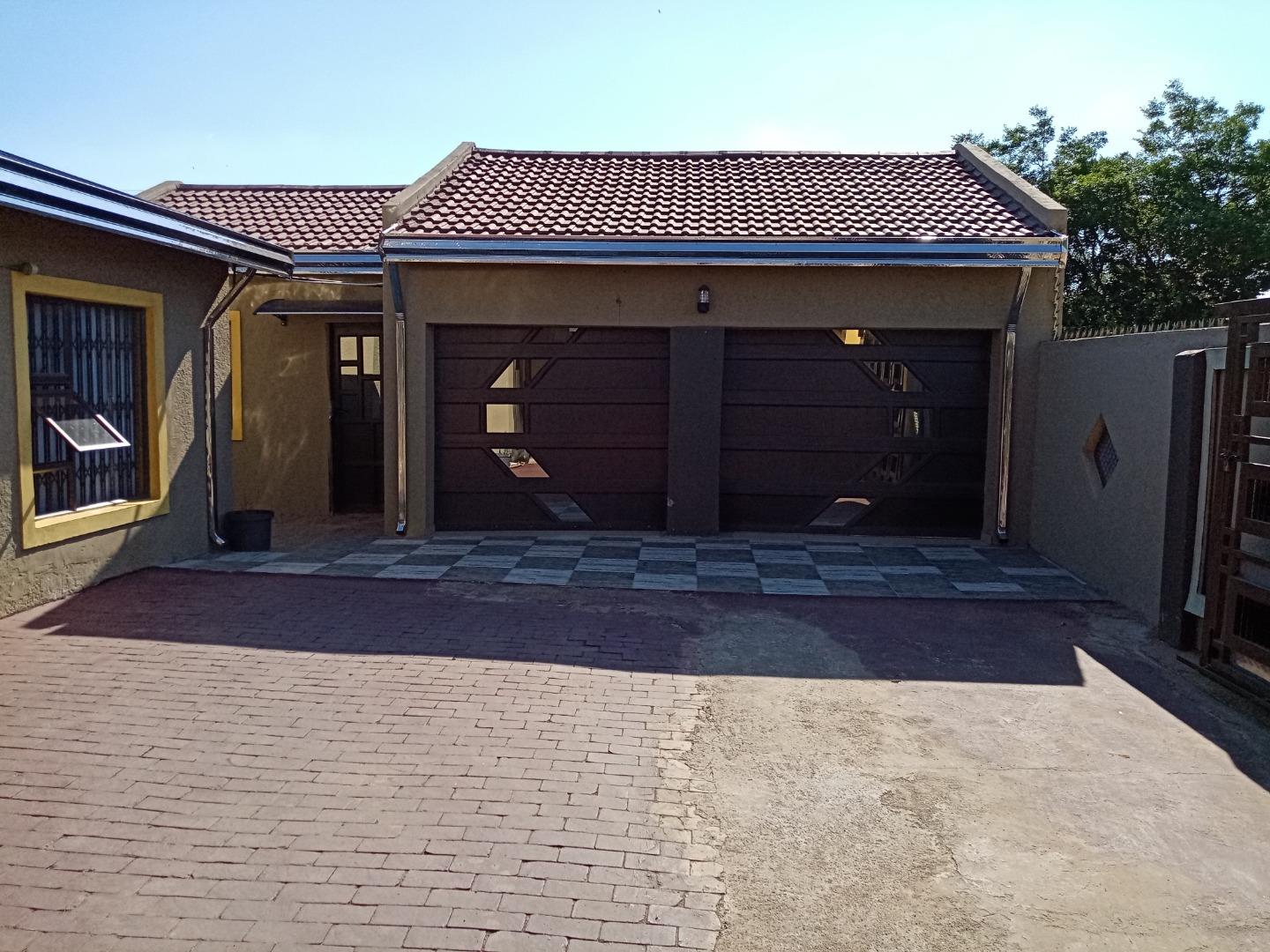 3 Bedroom House for sale in Ennerdale South 234 Poseidon Street P24