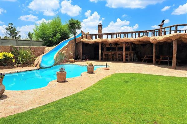 This beautiful 2,14 HA agricultural holding offers almost too much to mention.  
The house has 3 bedrooms [main en-suite], 2 ...