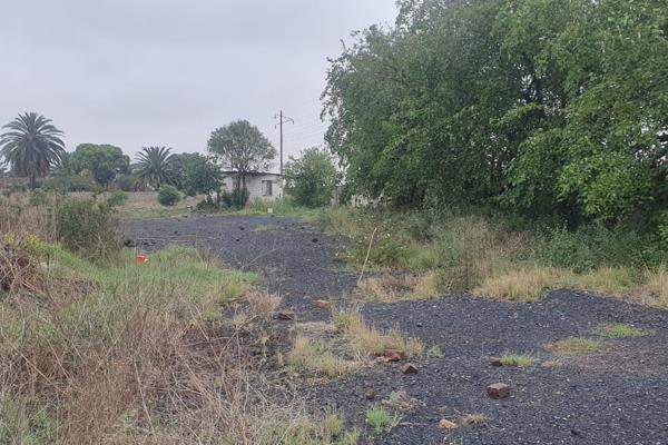 Vacant land, fully walled and situated on an 8579 square metre stand - ideal for parking trucks.

You snooze, you lose

Call me!