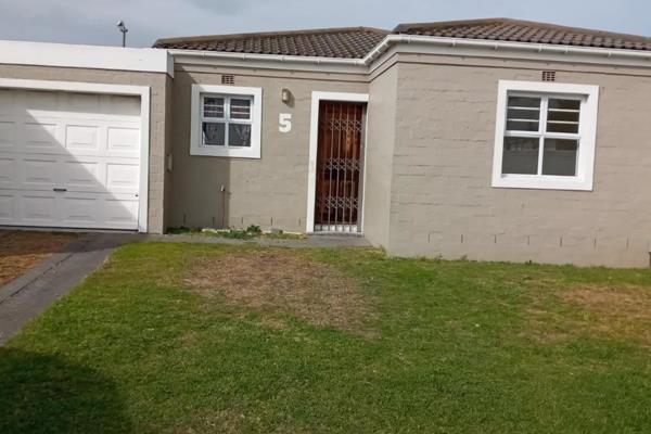 House to let in Turtle Creek, Kuils River.  Situated in close proximity to Zevenwacht ...