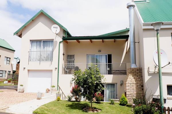 This is a family home in Eco Estate Mossel Bay that is not to be missed.  It ticks all ...