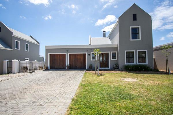 This beautiful 3 bedroom, 2 bathroom home offers a big open plan lounge, dining room and kitchen with a built in braai. The lounge is ...