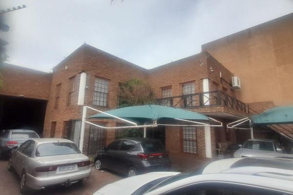 Double storeys house for sale in Fairview.
Calling for investors to buy make offers for ...