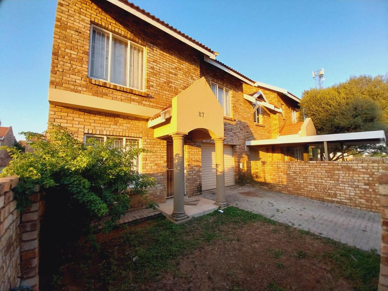 3 Bedroom Townhouse for sale in Baillie Park P24113598982