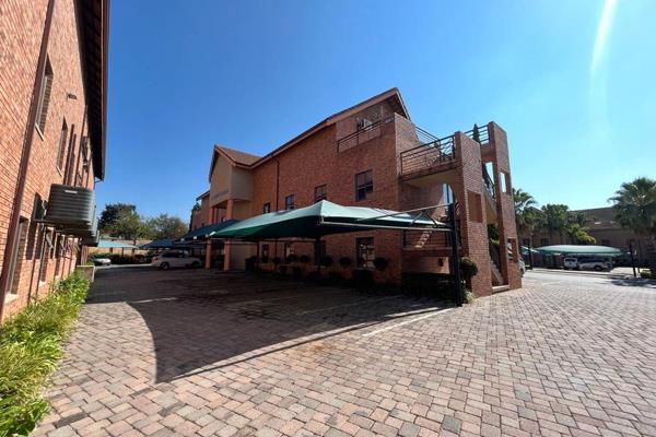 Located just off Witkoppen Road this office park is conveniently located on the border ...