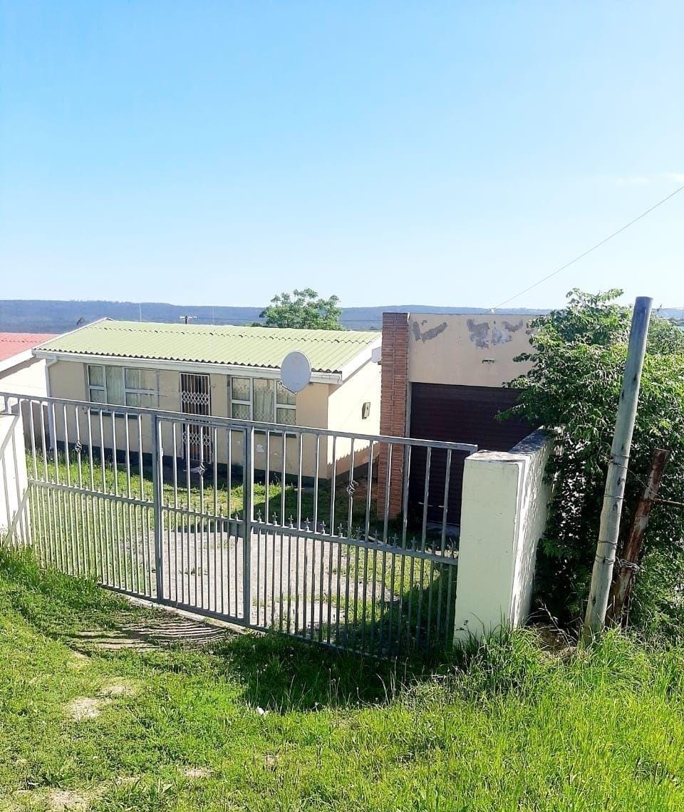 6 Bedroom House for sale in Mdantsane Nu 14