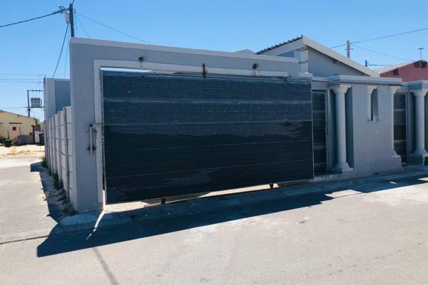 Grab this beautiful property for sale in Khayelitsha
It consists of:
-Three bedrooms
- Family bathroom
- Toilet
- Fitted ...