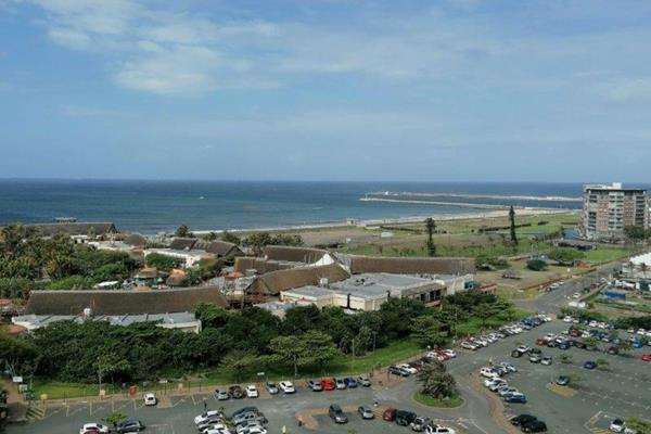 Situated high up in The Spinnaker, this spacious apartment boasts 2 generous sized balconies, sea and harbour facing. Secure and well ...