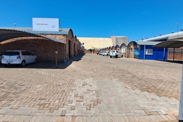 This 110m2 Workshop Industrial property in Middelburg Central, Middelburg is an exceptional opportunity for business owners and ...