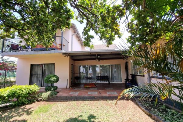 Perfect family house situated in West Park.

Positioned on a corner, this home boasts a lovely garden equipped with a borehole ...