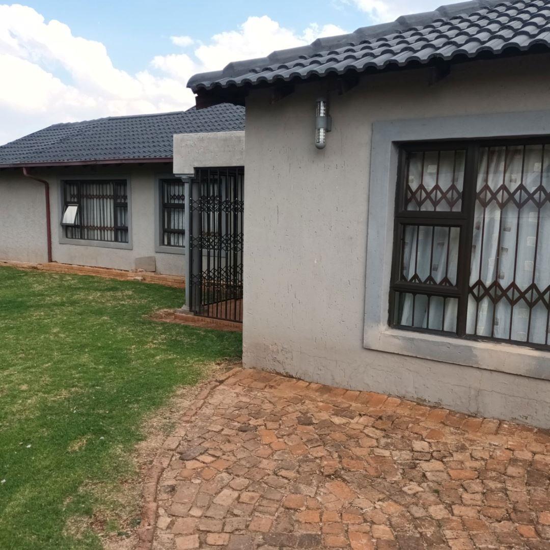 Sherwood Gardens Property Houses to rent in Sherwood Gardens