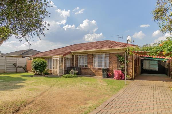 Charming Family Home in Paul Krugersoord for Sale,

Discover the perfect blend of comfort and style in this delightful house located ...