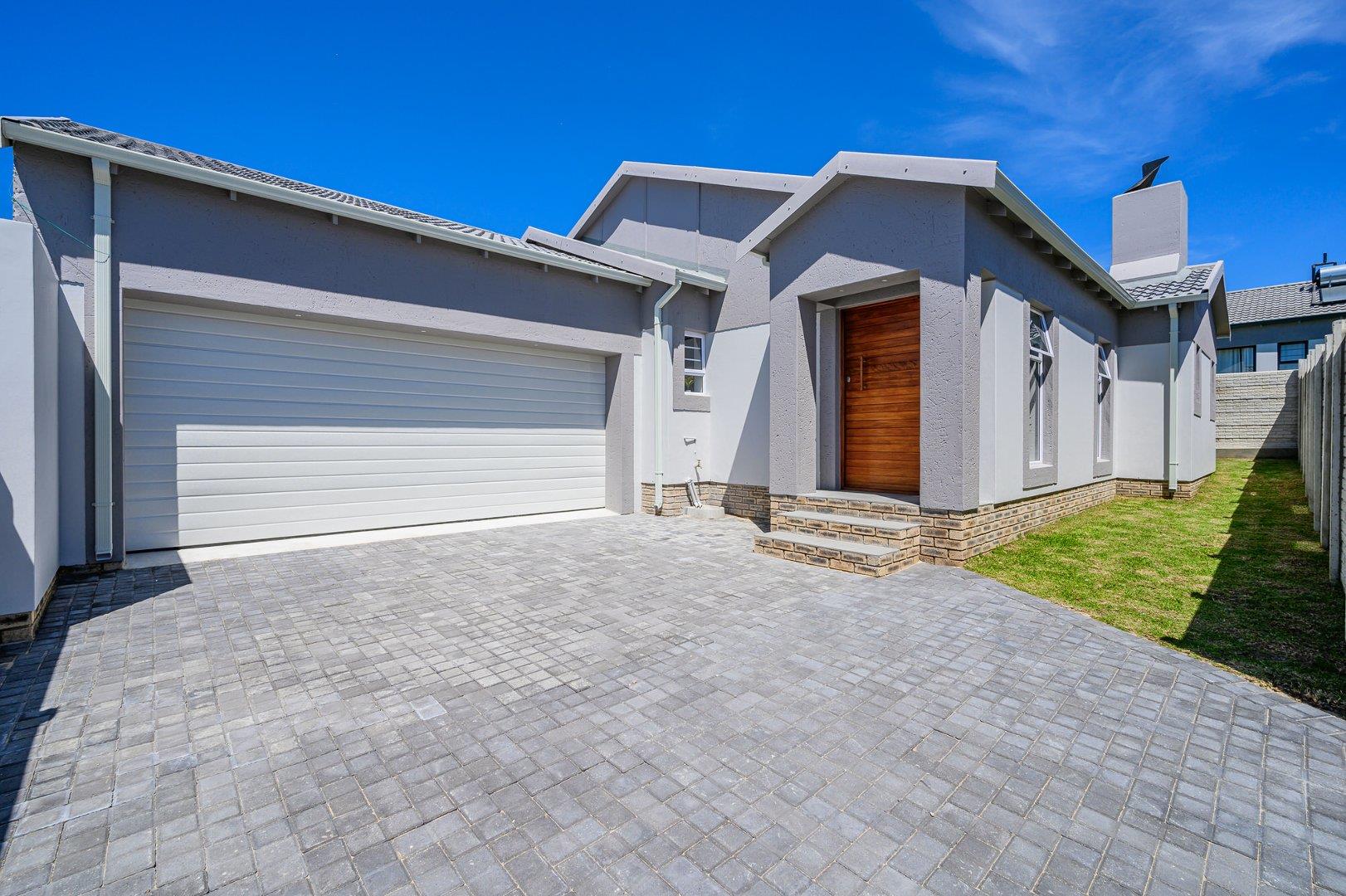 Mount Pleasant, Port Elizabeth Property Houses for sale in Mount