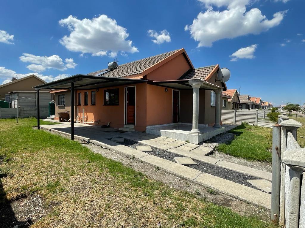 4 Bedroom House for sale in Freedom Park P24113613153