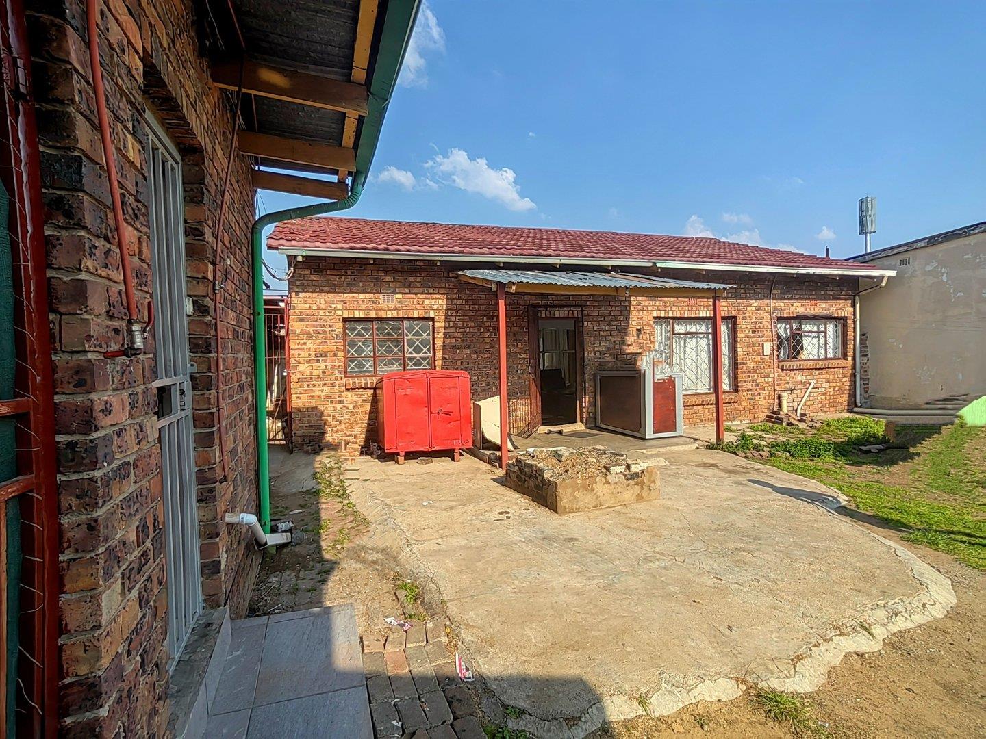 3 Bedroom House for sale in Springs Central P24113616202