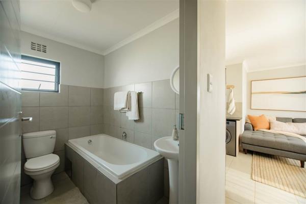 beautiful two-bedroom house for sale in Protea Glen 
This stunning two-bedroom house is now available for sale in Protea Glen ...