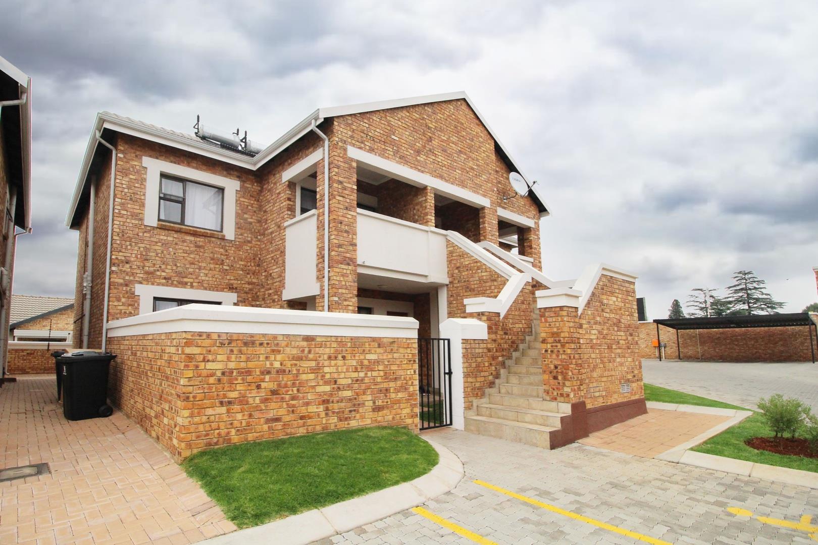 2 Bedroom Apartment / flat for sale in Beyers Park P24113618581