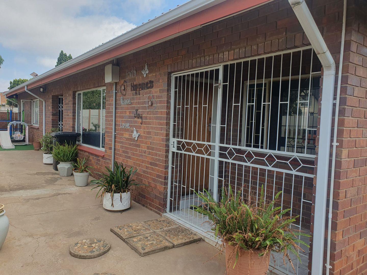 2 Bedroom Apartment / flat for sale in Casseldale P24113618654