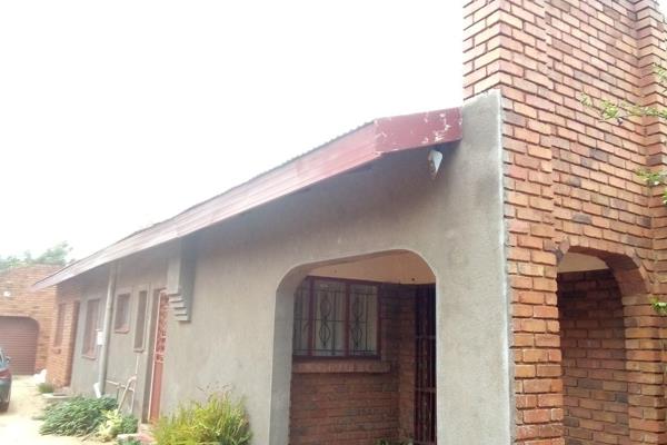 This beautiful modern home is situated on 450 square meter land. The property consists of 4 bedrooms, lounge, dining room, kitchen, 2 ...