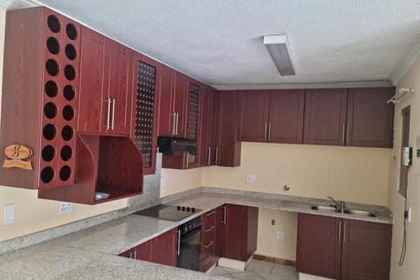 2 Bedrooms

2 Bathrooms

Open plan Kitchen, dining room, lounge

Single garage

No Pets Allowed