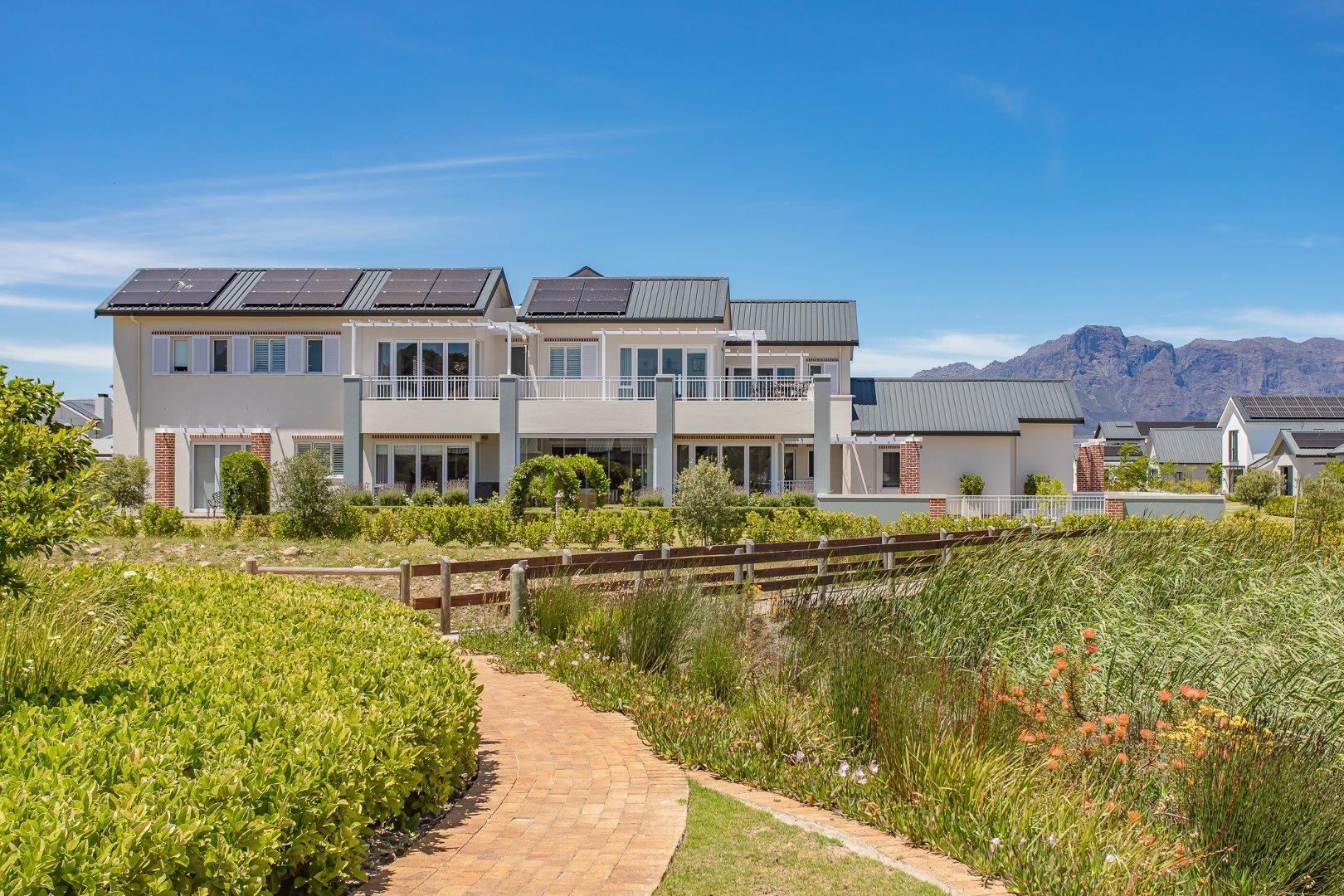 5 Bedroom House for sale in Val de Vie Estate P24113625843