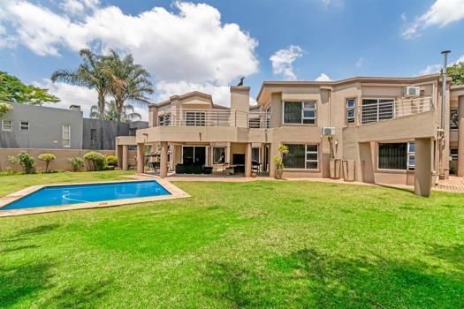 4 Bedroom House for sale in Houghton Estate