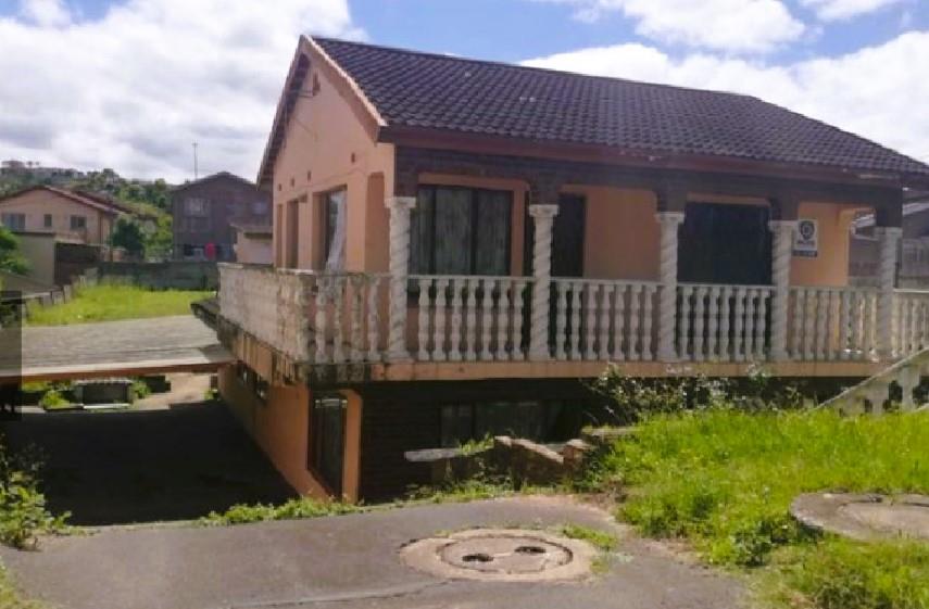 5 Bedroom House for sale in Chatsworth Central 81 Bottlebrush