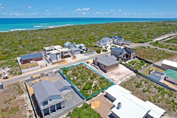 Vacant stands in this popular part of Agulhas offer residents a pleasant and tranquil ...