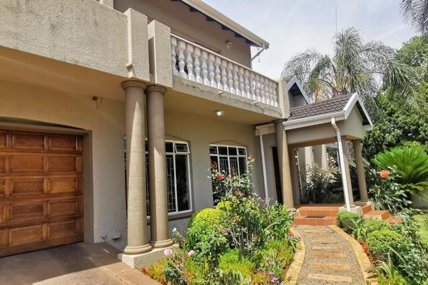 Spacious 5 bedroom family home for sale in Wierda Park.

This home is located in a ...