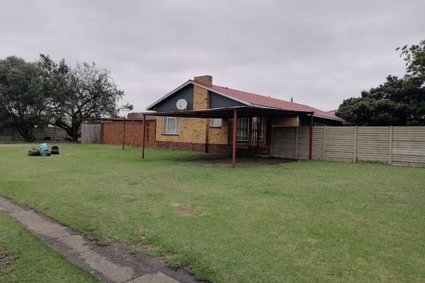 Looking to make money and stay on the same property? Then this is for you. This property is located on a busy road in Bethal. 

The ...