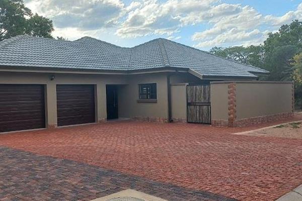 Priced reduced!!!

To qualify for this amazing newly-built tiled roof house in a wonderful retirement complex in Koro Creek Bushveld ...