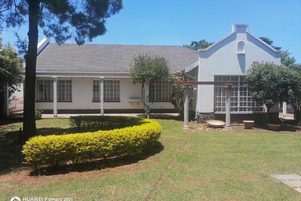 This charming 4 bedroom, 2.5 bathroom home is the perfect place to settle down. The spacious kitchen is equipped with cupboards all ...