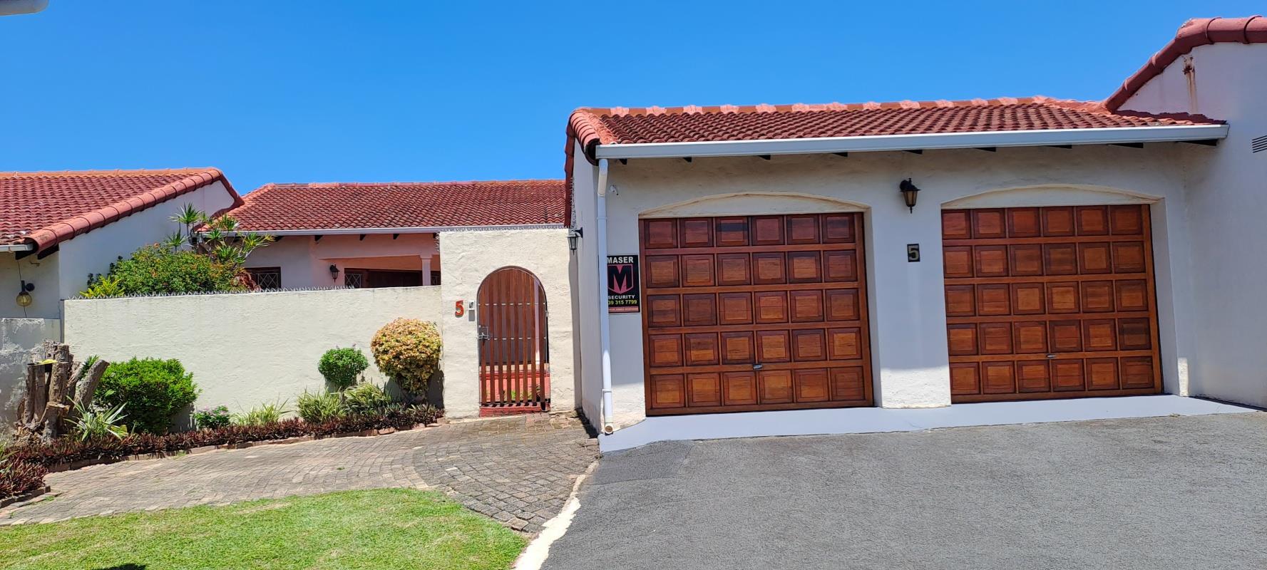 3 Bedroom Townhouse for sale in Margate 3516 Munro Avenue P24113664623