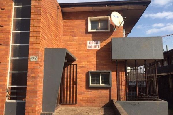 Close to the centre of the Rosettenville Business District, this small face brick ...