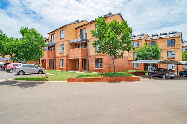 This lovely unit is situated in Boardwalk Heights on the second floor. This very neat unit are tiled throughout and has 2 Bedrooms, 1 ...