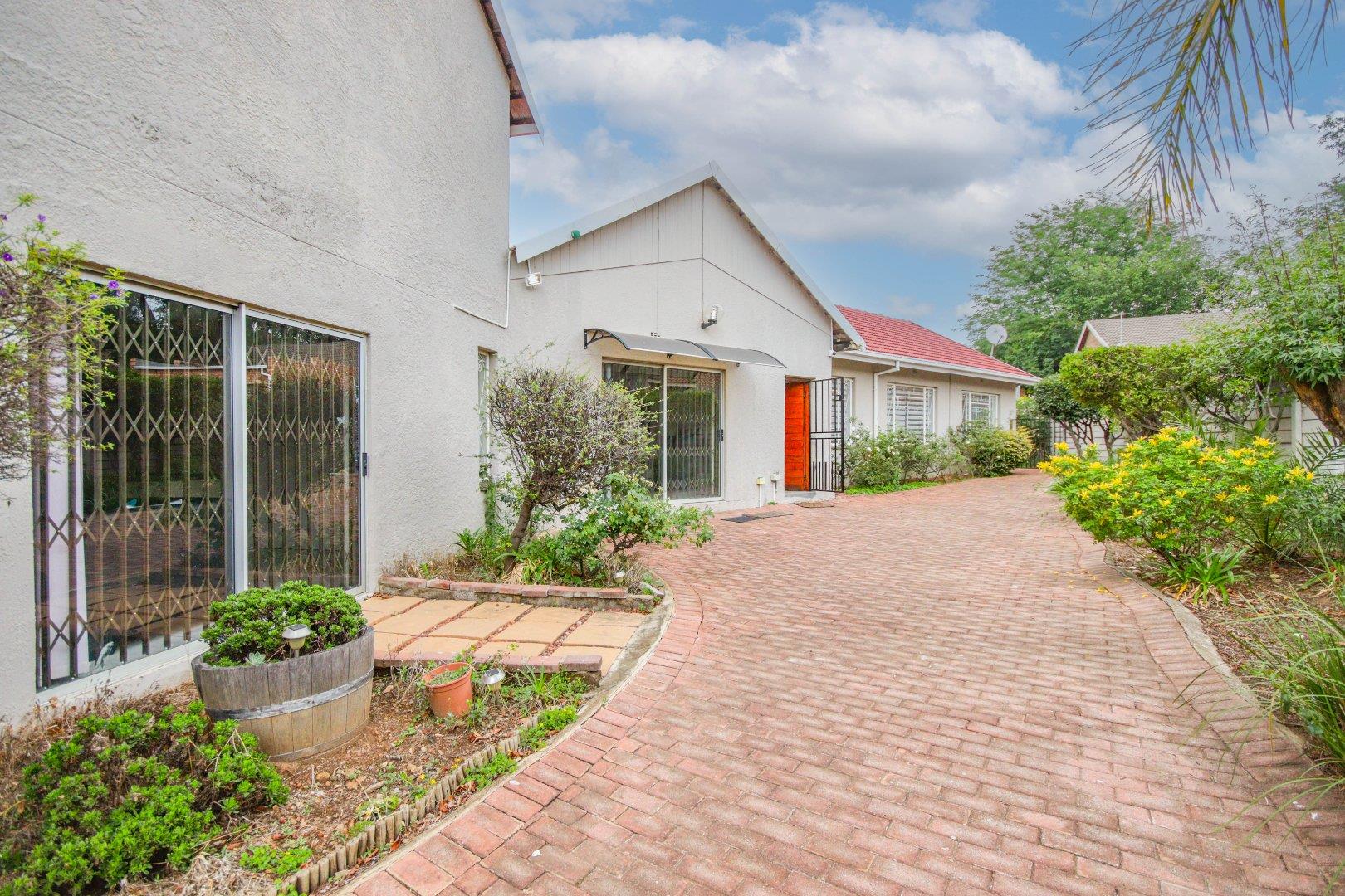 5 Bedroom House for sale in Eastleigh 14 Columbus Ave P24113673896