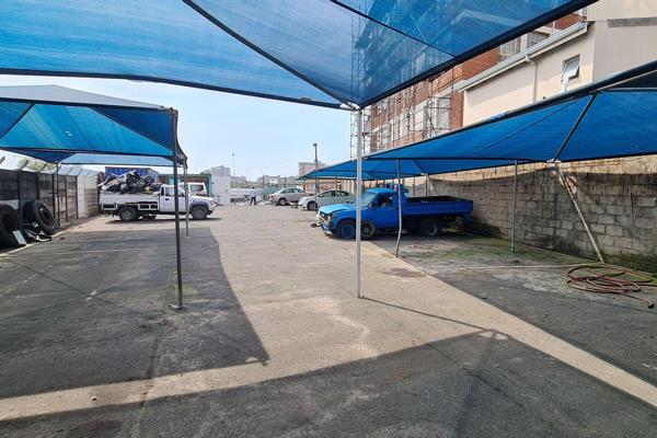 Kopp Commercial is pleased to offer you this 400SQM Yard space to let in Umgeni.

Great Yard area with carports of busy Umgeni Road. ...