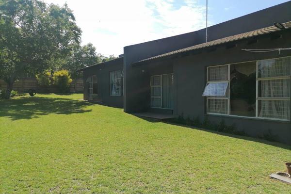 SASOLBURG 

Home for sale 
R1 050 000.00

Have a look at this beaut! 

This property offers the following

3 Bedrooms 
1 ...