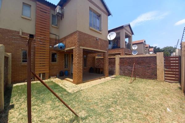 Spacious and very popular 3 bedroom duplex apartment for sale. 
The main bedroom has an on-suite bathroom. 
Big open plan kitchen with ...