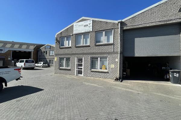 Neat and secure industrial space to let in a mini-business complex. This 346m&#178; unit ...