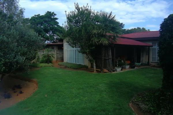 Welcome to this stunning 4-bedroom, 2-bathroom home located in the upper side of Rensburg. This maintained property offers a perfect ...