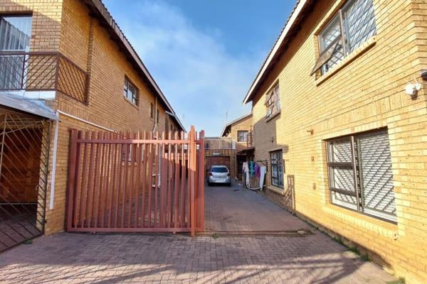 4 bedroom, 3 bathroom duplex for sale in 24h security complex in the Heart of Laudium.

Spacious open plan, lounge &amp; dining ...