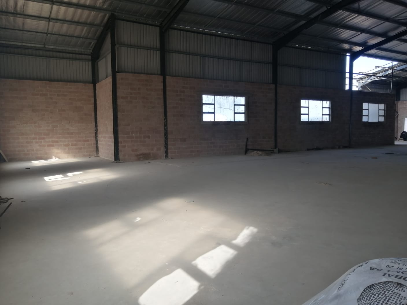 Commercial property to rent in Phoenix Industrial P24113689191