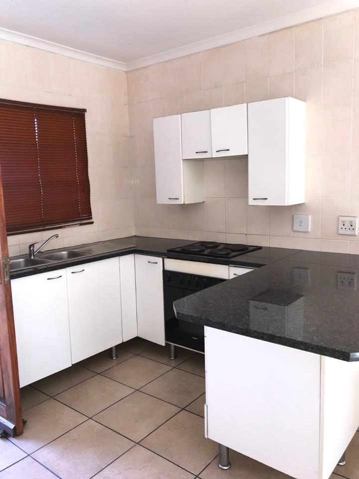 2 Bedroom Townhouse to Rent in Kyalami Hills