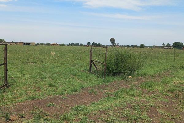 Fully fenced plot in a good location with borehole and easy access to the main road. 

DISCLAIMER: We have in preparing this ...