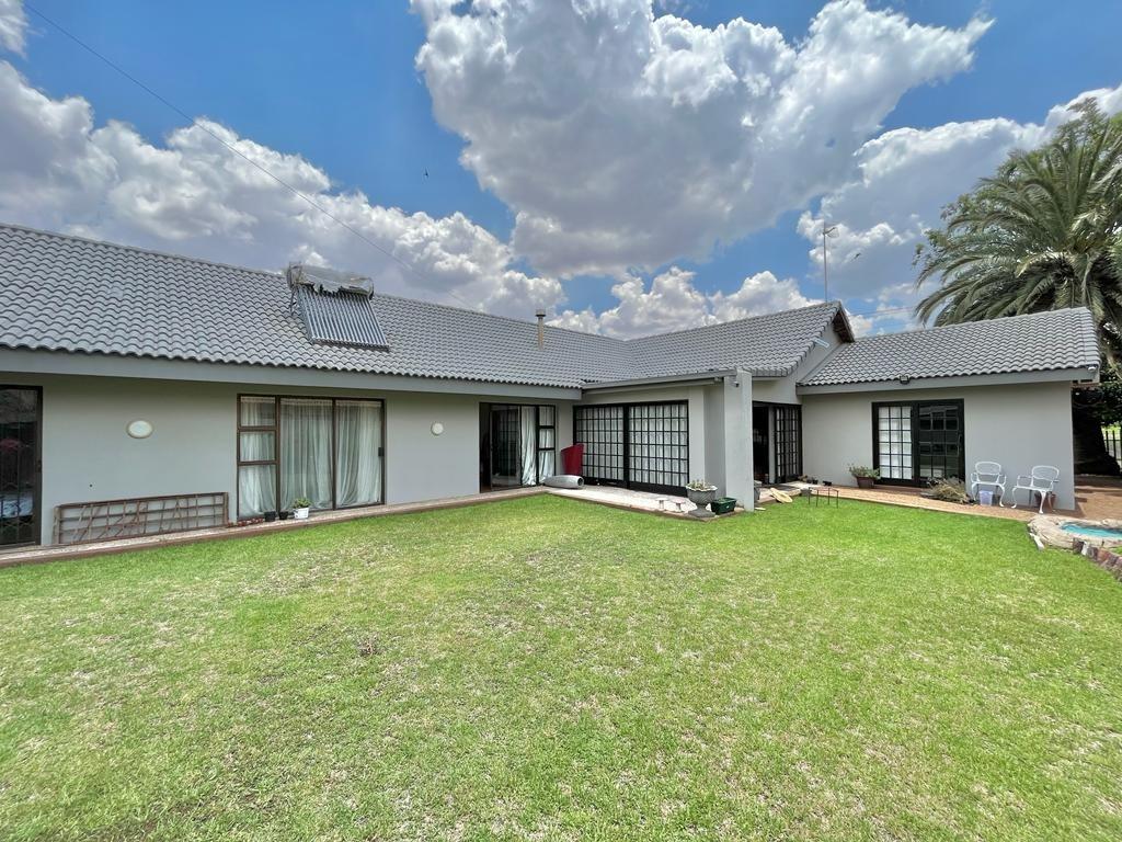 Houses for sale in Lichtenburg : Lichtenburg Property : Property24.com