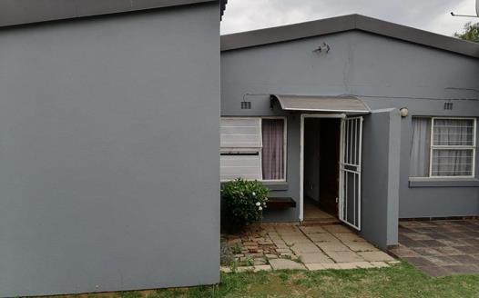 3 Bedroom Townhouse for sale in Naturena